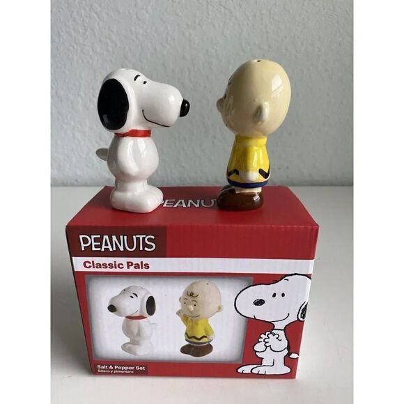 Peanuts Classic Pals Snoopy & Charlie Brown Ceramic Salt & Pepper Set NEW - Picture 3 of 15